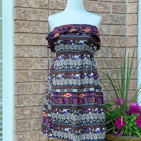 💥$11 — Adorable mini strapless dress 👗 - Picture 2 of 6